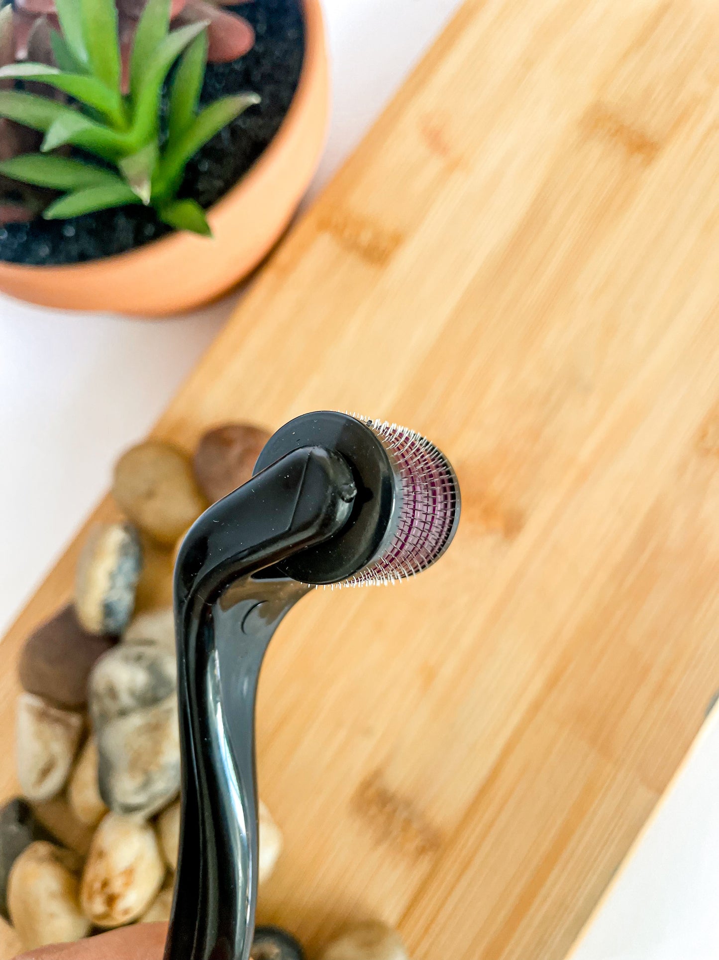 Tónico Capilar de Romero · Crecimiento y Anticaída · Dermaroller